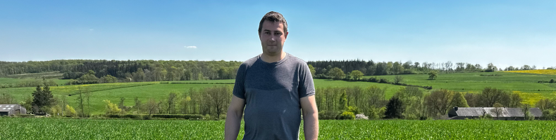 Antoine Mabille, éleveur de brebis et de vaches parthenaises, membre de Terres Vivantes