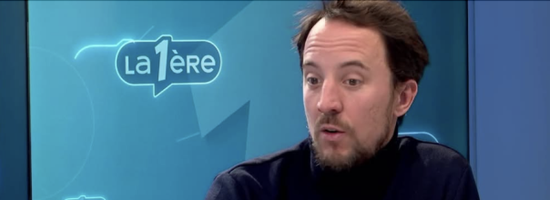 Bertrand Counet, agriculteur de la Ferme de Petit Bomal et membre de Terres Vivantes, lors de son passage à la radio