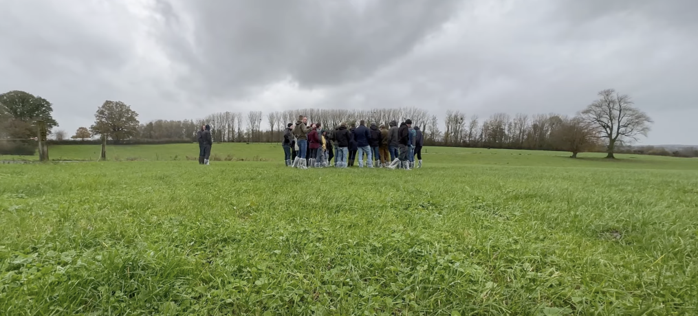 Une visite thématique organisée par Terres Vivantes au GAEC de la Fenache