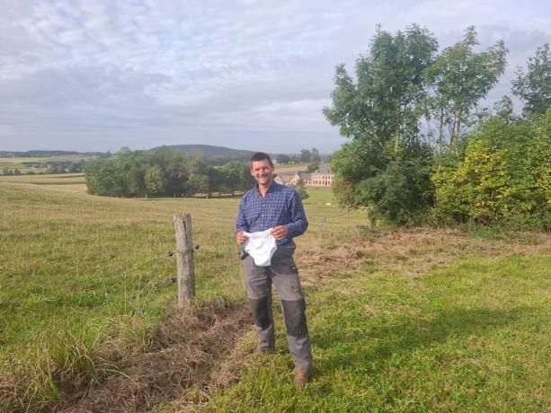 Bastien Tetelain lors de l'enterrement d'un slip pour l'opération Test du Slip